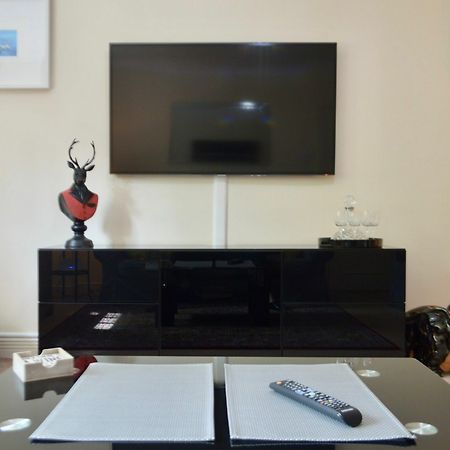 Gorgeous 2 Bedroom Apartment In Converted Church Edinburg Exteriör bild