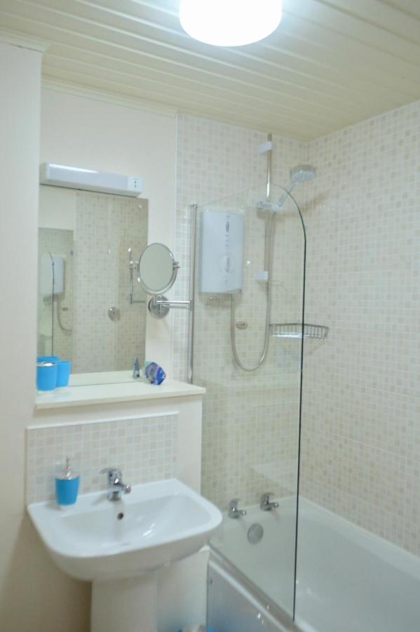 Gorgeous 2 Bedroom Apartment In Converted Church Edinburg Exteriör bild